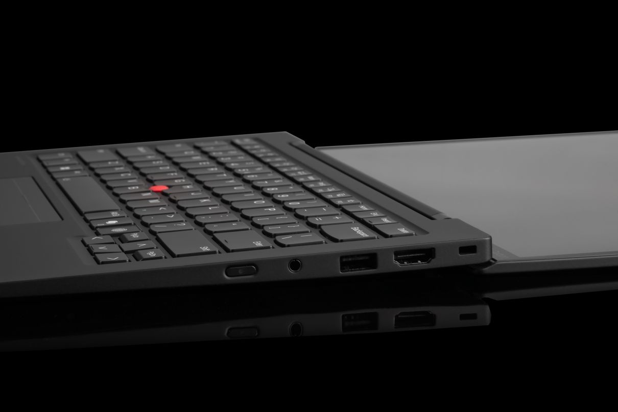 Lenovo ThinkPad X1 Carbon Gen 13 本体 ThinkPad X1 Carbon Gen 13 Aura Edition | Premium AI PC dla firm o