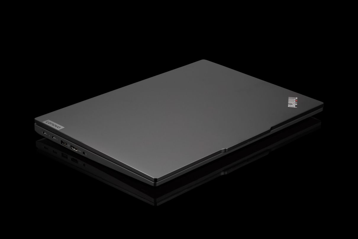 Lenovo ThinkPad E16 Gen 2 AMD pokrywa