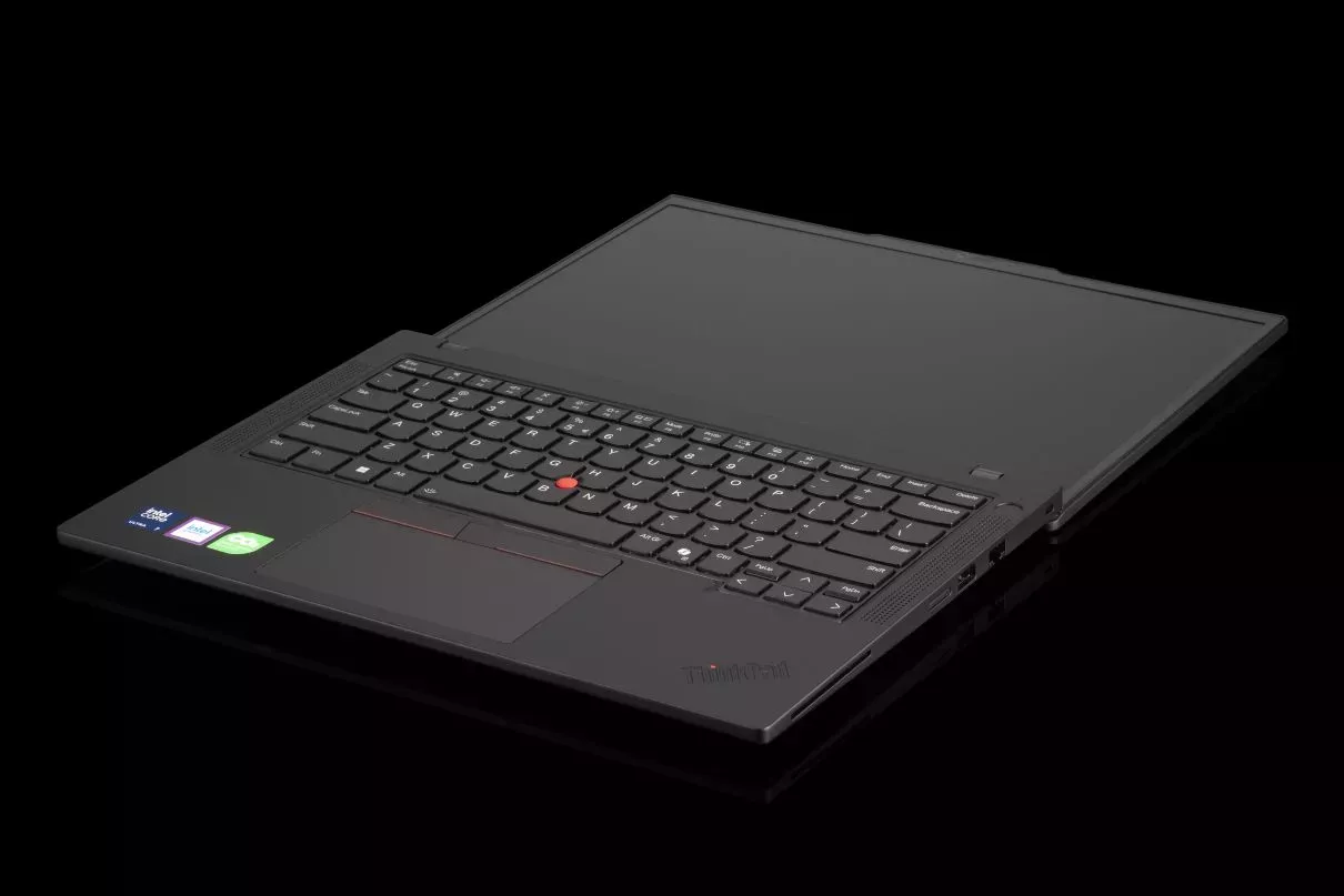 T14 Gen 5 AMD pokrywa