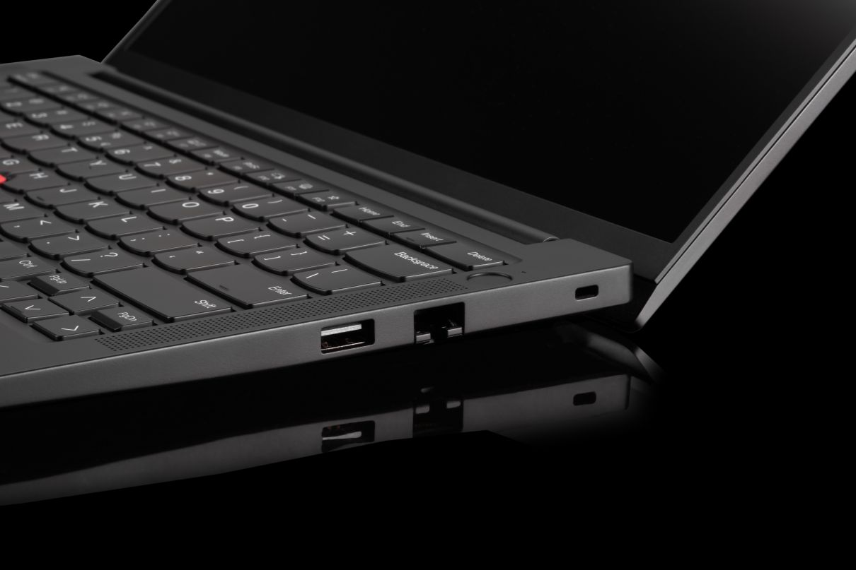 Laptop Lenovo ThinkPad E14 Gen 7 AMD klawiatura